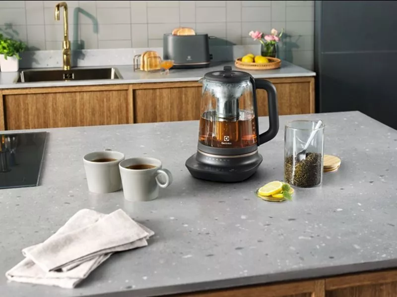 Rýchlovarná kanvica Electrolux udrží teplotu 40 minút