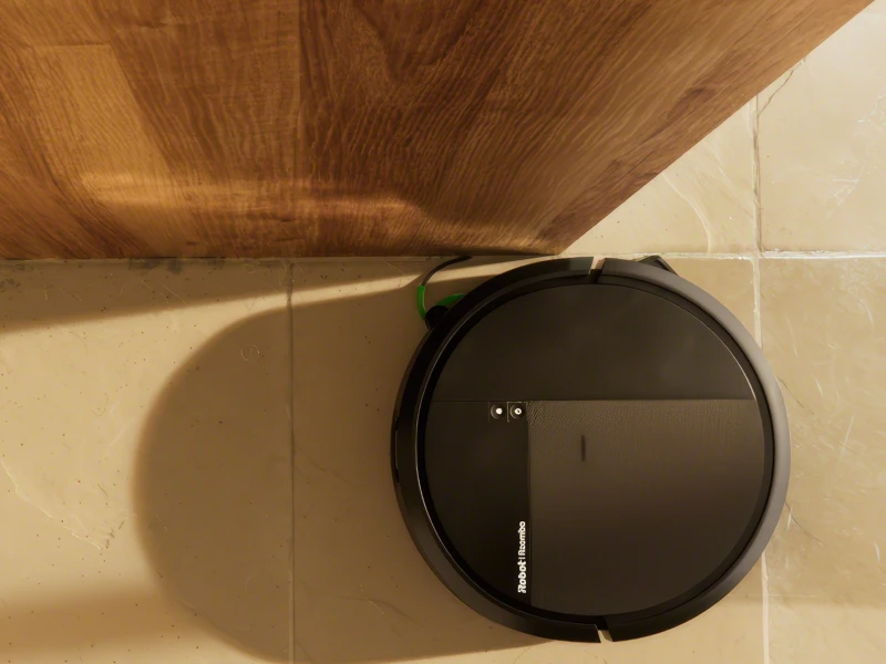 irobot_Roomba_115_Combo_charge_cierny_hrany