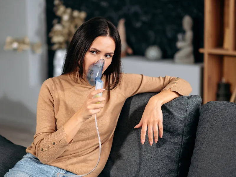 Kompresorový inhalátor Laica NE2014, vďaka svojmu nebulizačnému výkonu 0,25 ml/min a veľkosti častíc ≤ 5 μm sa postará o vysokú efektivitu a účinnosť liečby.