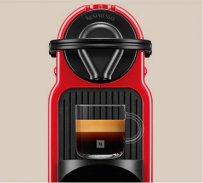 Kávovar Nespresso Inissia má výkonné čerpadlo s výkonem 19 barů.