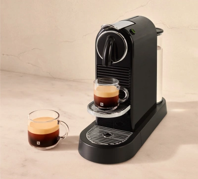 K&aacute;vovar Nespresso CitiZ m&aacute; pěkn&yacute; retro-modern&iacute; design.
