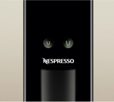 Kávovar Nespresso Essenza Mini vám umožní pripraviť espresso a lungo.
