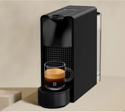 Kávovar Nespresso Essenza Mini má pekný kompaktný dizajn.