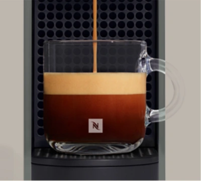 Kávovar Nespresso Essenza Mini má režim úspory energie.