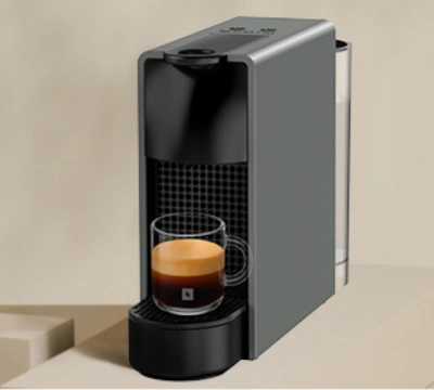 Kávovar Nespresso Essenza Mini má pěkný kompaktní design.