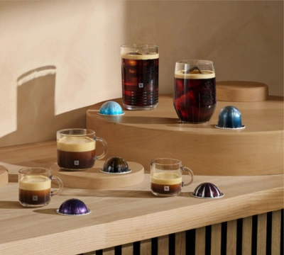 Nespresso Vertuo Next prich&aacute;dza s viac ako 30 k&aacute;vov&yacute;ch zmes&iacute;.