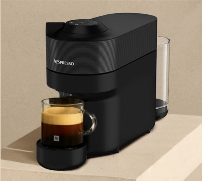 K&aacute;vovar Nespresso Vertuo Pop m&aacute; pekn&yacute; kompaktn&yacute; dizajn.