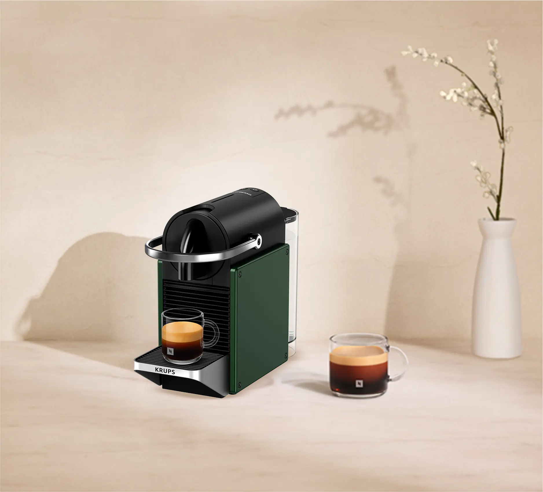 Kávovar Nespresso Pixie disponuje výkonným 19 bar čerpadlom.