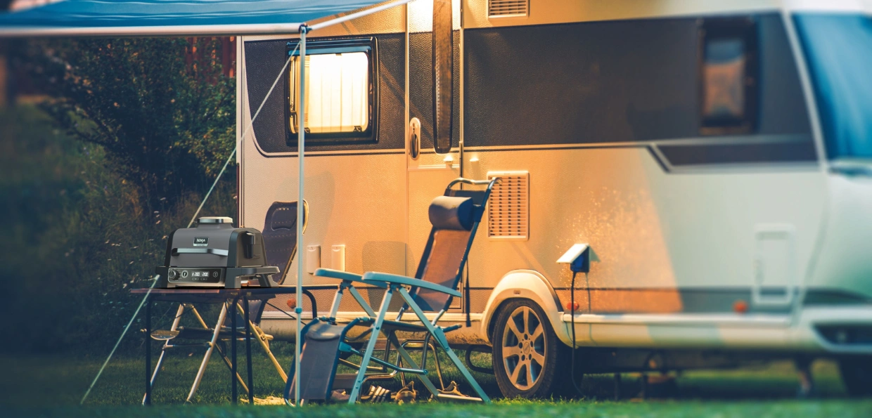 S grilom Ninja OG701EU zabudnete na sadze, nebezpečn&eacute; plamene a neporiadok.