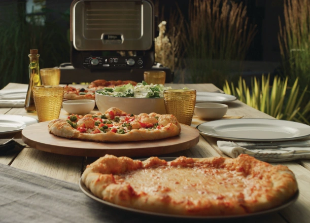 Či už máte chuť na neapolskú klasiku, sýtu chicagskú pizzu alebo plnené Calzone, Ninja OO101EU vás vezme na gastronomickú cestu okolo sveta aj bez letenky.