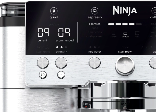 Veľký ovládací panel kávovaru Ninja ES601EU zaistí okamžitý prístup ku všetkým funkciám, ktoré potrebujete na uvarenie dokonalej šálky kávy.