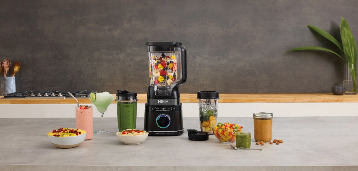 Vďaka technol&oacute;gii BlendSense sa z mix&eacute;ru Ninja TB301EU st&aacute;va chladnokrvn&yacute; zabijak hrudiek.