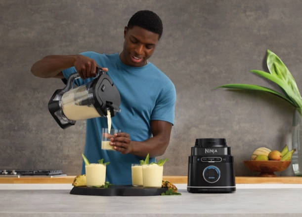 Nechajte sa oh&uacute;riť nesp&uacute;tanou silou 1 200 W motora mix&eacute;ra Ninja TB301EU.