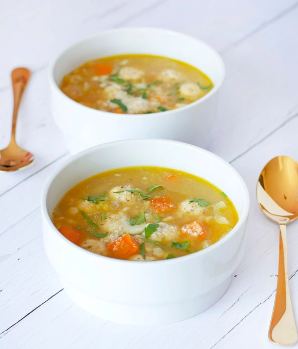 Stoln&yacute; mix&eacute;r Ninja HB150EU disponuje programom Chunky soup