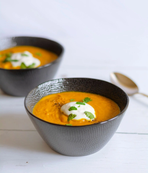 Stoln&yacute; mix&eacute;r Ninja HB150EU disponuje programom Smooth soup