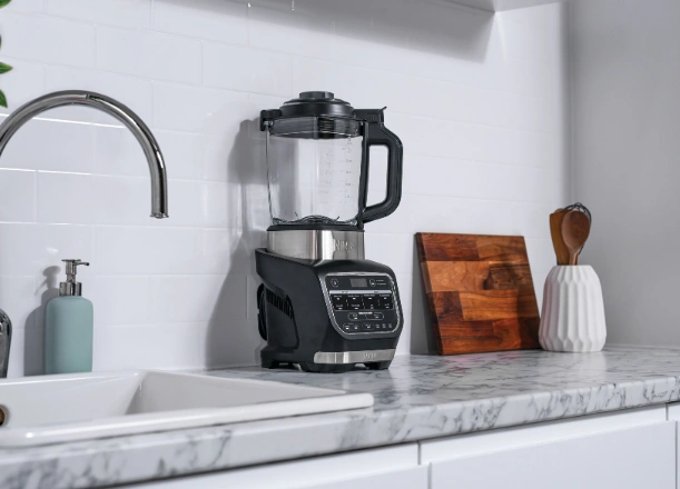 Mix&eacute;r Ninja HB150EU v&aacute;m uľahč&iacute; život pomocou programu Clean.