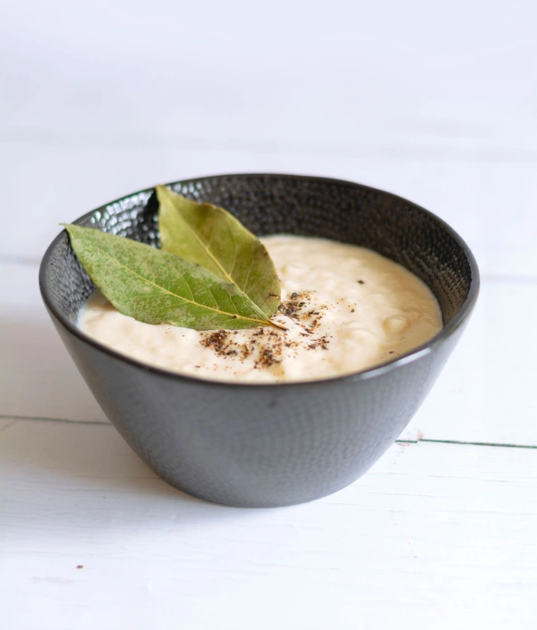 Stoln&yacute; mix&eacute;r Ninja HB150EU disponuje programom Sauce