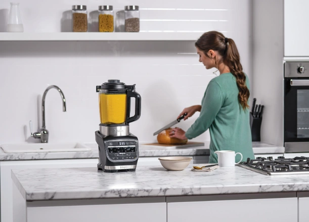 Či už chyst&aacute;te nedeľn&uacute; polievku pre rodinu, alebo čak&aacute;te host&iacute; na koktejlov&uacute; p&aacute;rty, Ninja HB150EU v&aacute;s podrž&iacute;.