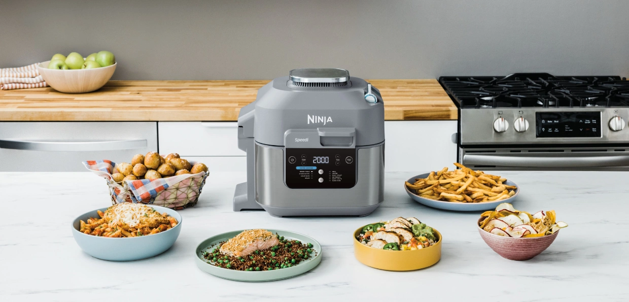 Multifunkčný hrniec Ninja ON400EU pomocou funkcie Speedi Meals pripraví kompletné menu plné vitamínov pre celú rodinu už za 15 minút.