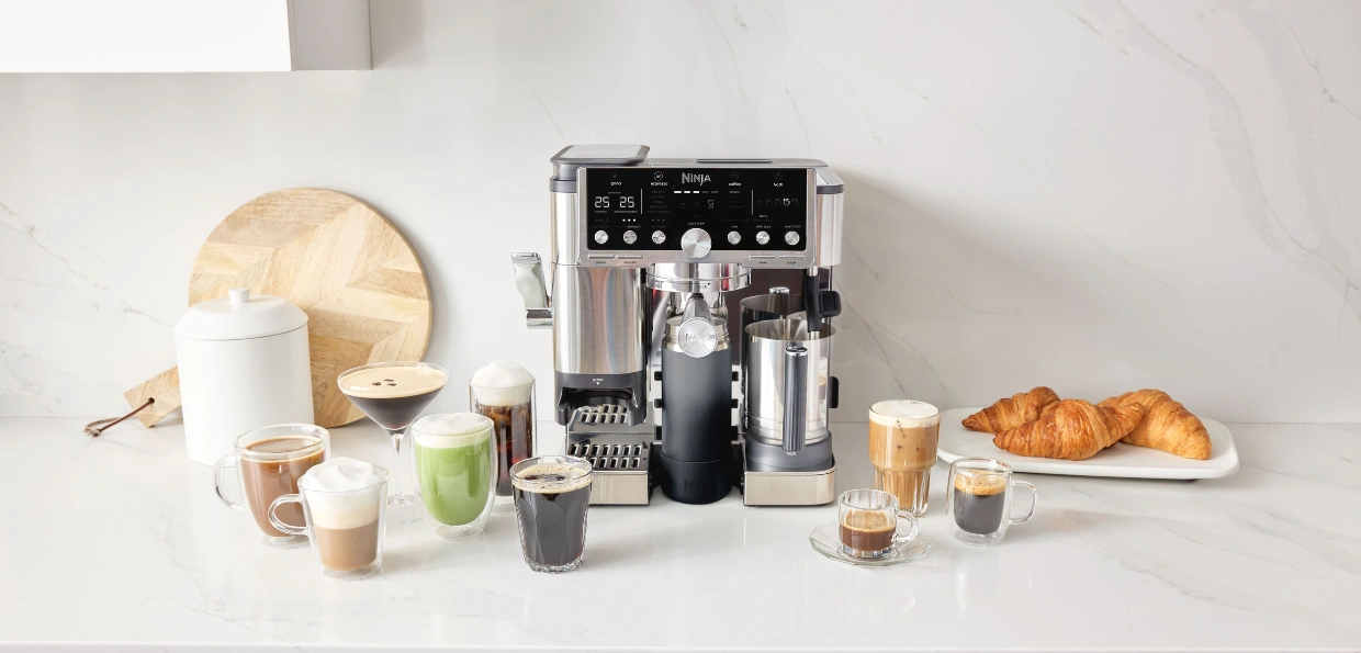 Či už milujete intenzívne espresso, hľadáte vyváženú filtrovanú kávu alebo osvieženie v podobe Cold Brew, kávovar Ninja ES701EU zvládne všetko.