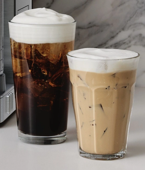 Pákový kávovar Ninja ES701EU Luxe Café Pro Series disponuje funkciou Cold Froth