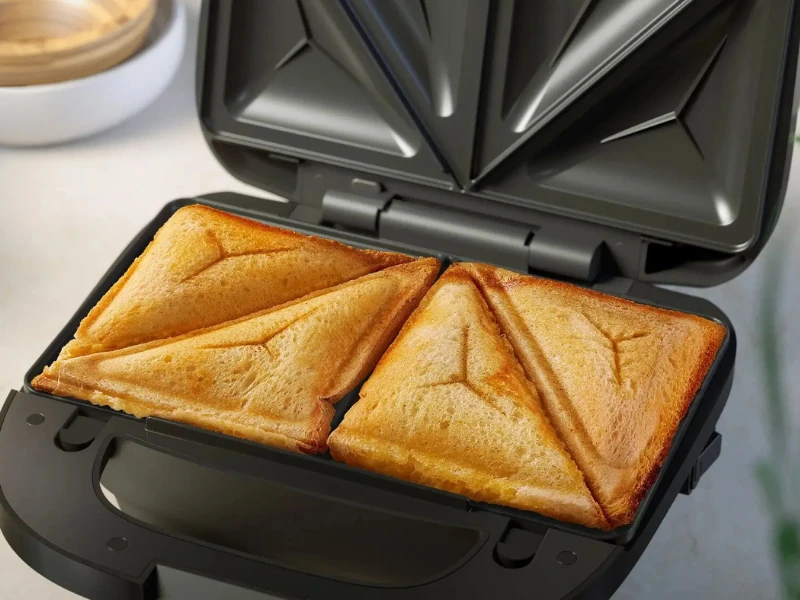 3-vymenitelne-platne-sendvicovac-Philips_