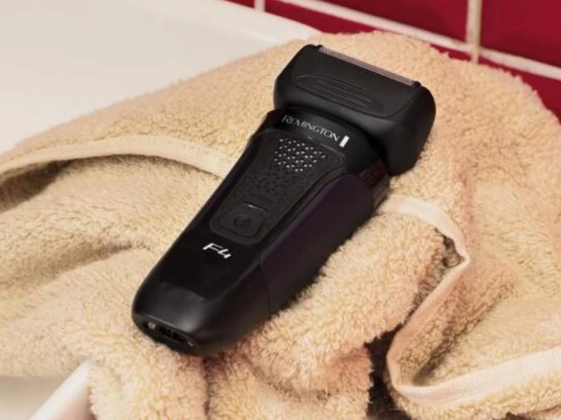 zastrihavac-ComfortTrim-holiaci-strojcek-Remington_