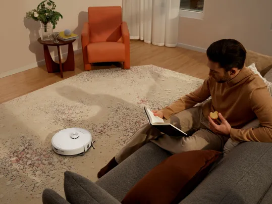 Vyslovte „Hello Rocky“, zadajte príkaz a vysávač Roborock S8 MaxV Ultra white vás poslúchne na slovo.