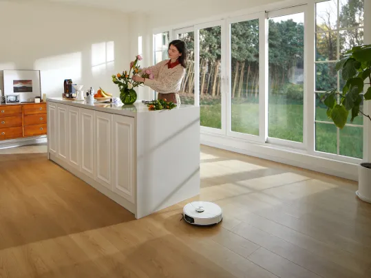 Extra odolné nčistoty a špina nemajú pred systémom mopovania VibraRise 3.0 vysávača Roborock S8 MaxV Ultra white žiadnu šancu.