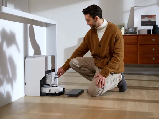 Vďaka dokovacej stanici RockDock vysávača Roborock S8 MaxV Ultra white si vychutnáte nenáročnú údržbu.
