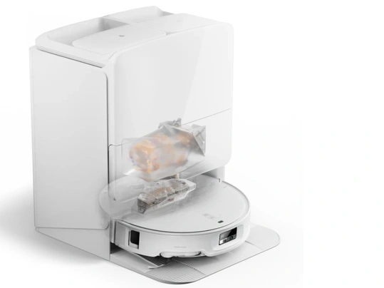 Dokovacia stania automaticky ods&aacute;va prach z vys&aacute;vača Roborock Qrevo Edge 2 Pro