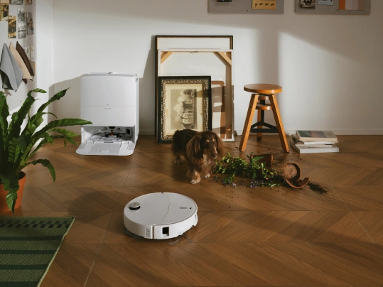 Vys&aacute;vač Roborock Qrevo Edge 2 Pro automaticky deteguje pr&iacute;tomnosť dom&aacute;cich zvierat, ktor&yacute;m sa n&aacute;sledne vyhne.