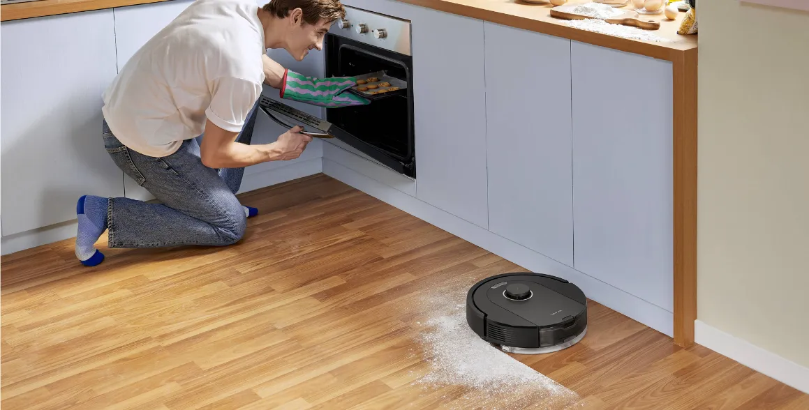 Vďaka súčasnému vysávaniu a mopovaniu odstráni vysávač Roborock Q5 Pro aj mimoriadne jemný prach.