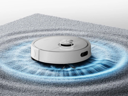 Vysávač Roborock Q7 BF+ dokonale vysáva koberce.