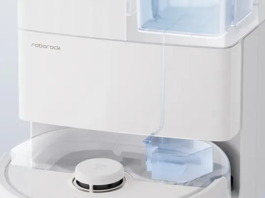 Vďaka automatickému doplnaniu vody do vysávača Roborock Qrevo Pro máte postarané o čistotu celej domácnosti.