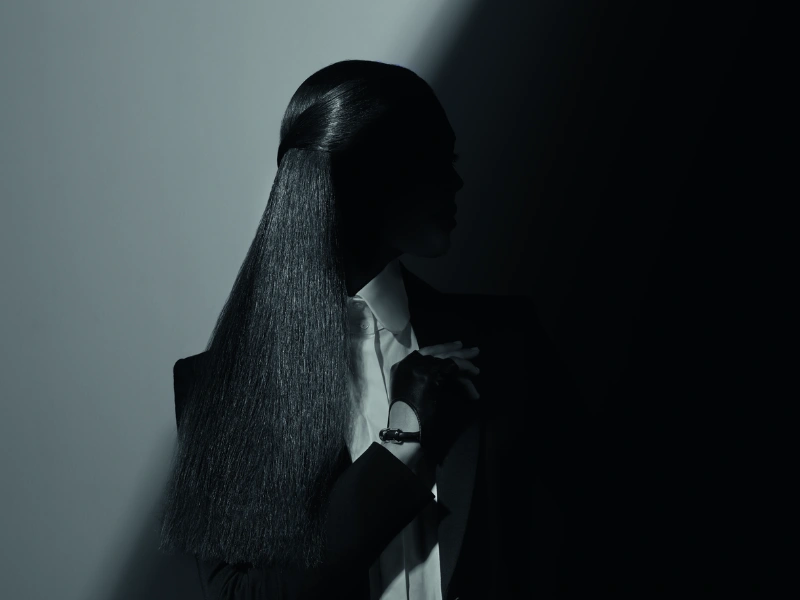 Žehlička Rowenta Pro Stylist SF466LF0 s povrchom Keratin & Glow vlasy nielen žehl&iacute;, ale aj o&scaron;etruje.