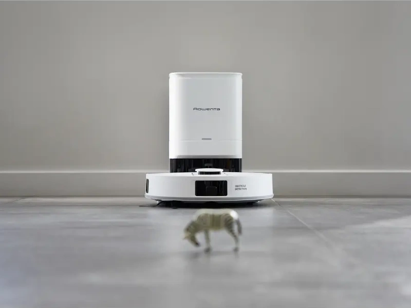 Vďaka laserovej detekcii a umelej inteligencii si Rowenta RR9197WH všimne aj najmenšie predmety a obíde ich.