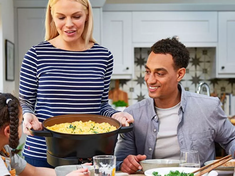 pemente-kazde-jedlo-na-gurmansky-zazitok-s-hrncom-russell-hobbs-good-to-go-28270-56_1718284557