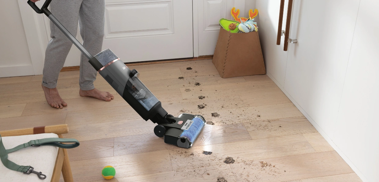Zabudnite na armádu spotrebičov a povolajte do boja Shark WD210EU HydroVac.