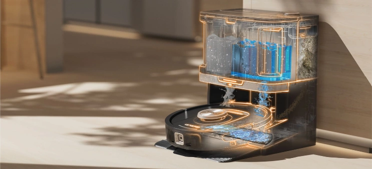 Robot Shark RV2800ZEEU si v z&aacute;kladni dopln&iacute; z&aacute;soby čistej vody a priprav&iacute; sa na ďal&scaron;ie kolo um&yacute;vania.