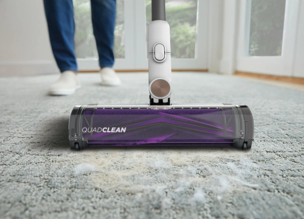 Bezdrôtový vysávač Shark IW1611EU Detect Pro disponuje kefou QuadClean.