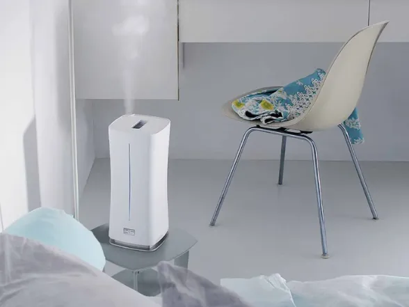 Zvlhčovač Eva Little rozptýli do vzduchu až 320 g vody za hodinu, čo zabezpečí optimálnu vhkosť, a to aj v miestnostiach veľkých až 50 m².