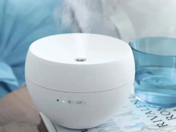 Vďaka 2 režimom difuzéra Stadler Form Jasmine Gold máte intenzitu prevoňania domácnosti pevne vo vlastných rukách.