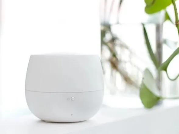 Mimoriadne pohodlná údržba difúzera Stadler Form Mia Gold vám šetrí čas a námahu.