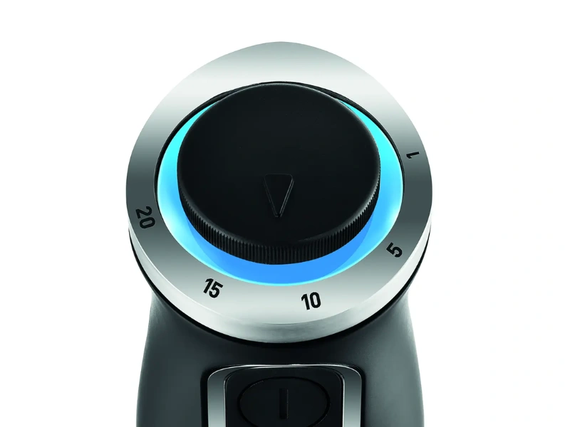 Mix&eacute;r Tefal Quickchef HB656838 m&aacute; k dispoz&iacute;cii až 20 r&yacute;chlost&iacute;.