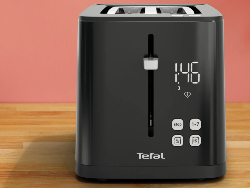 S Tefal TT640810 iž pr&iacute;prava raňajok nie je z&aacute;hadou &ndash; displej odpoč&iacute;tava čas do konca opekania.