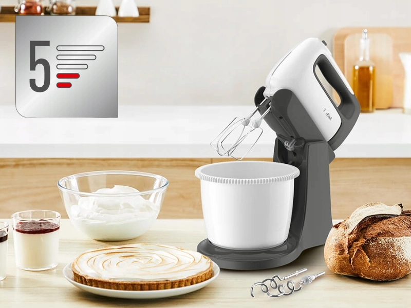 Ručn&yacute; mix&eacute;r Tefal HT464138 s 5 r&yacute;chlosťami a funkciou Turbo v&aacute;m d&aacute;va pln&uacute; kontrolu nad každ&yacute;m receptom.