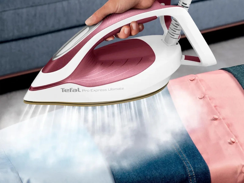 Parn&yacute; gener&aacute;tor Tefal GV9711E0 vďaka dokonalej kombin&aacute;cii teploty a pary bezpečne vyžehl&iacute;te každ&yacute; materi&aacute;l.