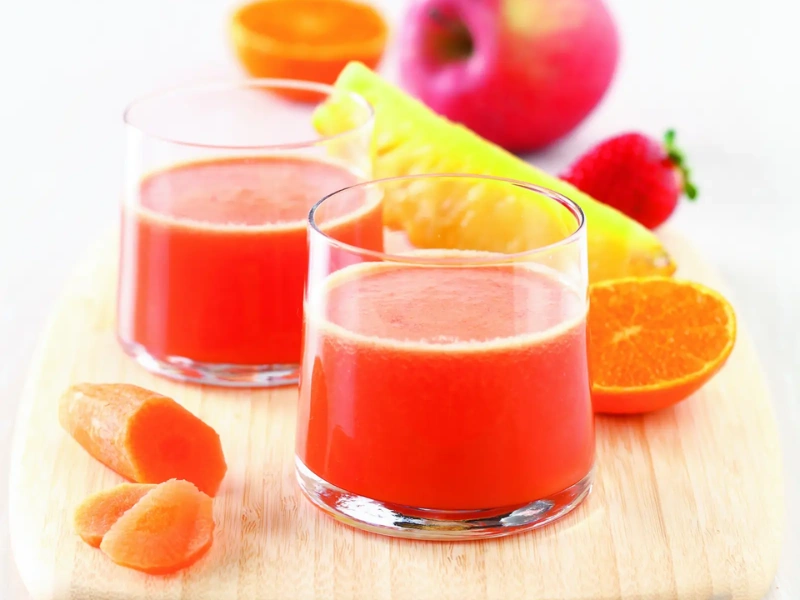 Tefal Juiceo ZC150838 využíva lisovanie za studena, vďaka čomu zachová maximum chute a živín.