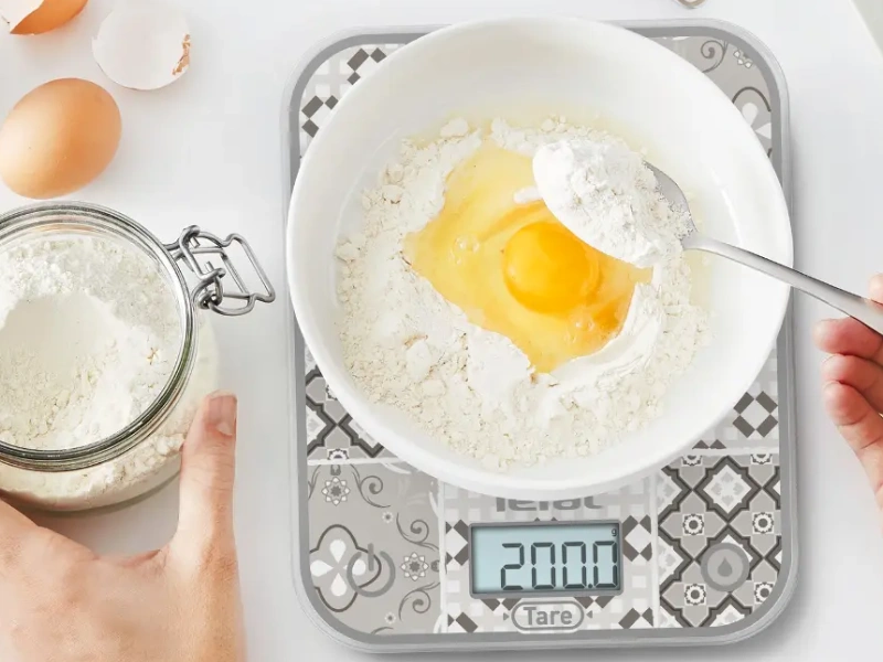 Kuchynská váha Tefal Optiss BC50D6V0 s presnosťou váženia od 0,5 g a nosnosťou 5 kg.